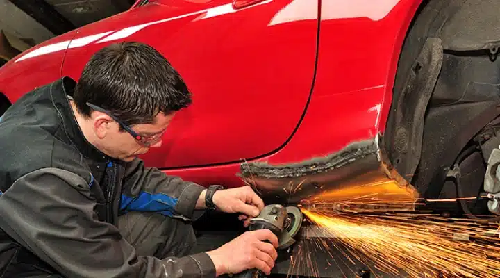 أفضل ورشة سمكرة سيارات في الرياض